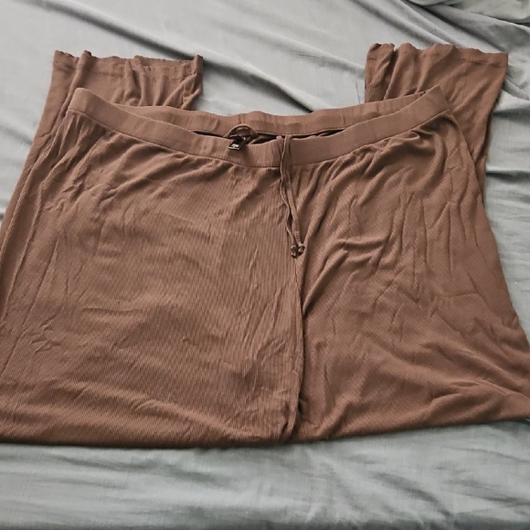 4x SKIMS Brown Wide-Leg Pants - Picture 1 of 3